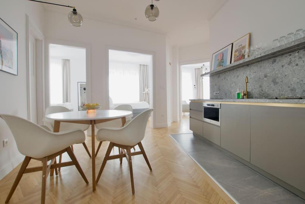 Premium Apartment By Hi - Central 2 Bedroom - Best View بودابست المظهر الخارجي الصورة