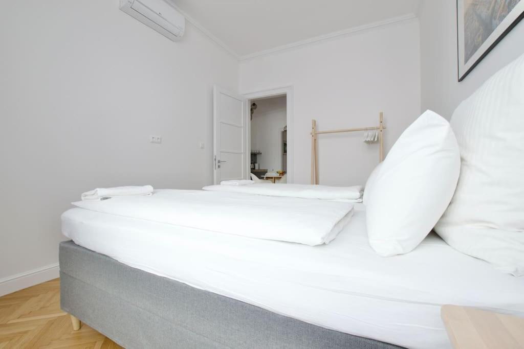 Premium Apartment By Hi - Central 2 Bedroom - Best View بودابست المظهر الخارجي الصورة