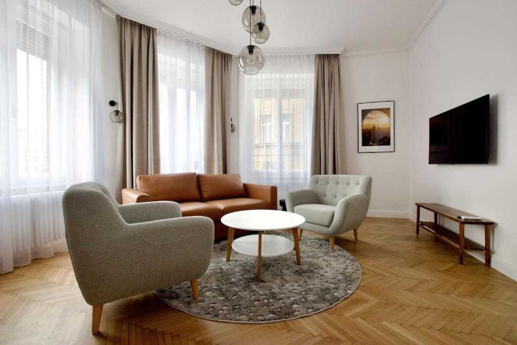 Premium Apartment By Hi - Central 2 Bedroom - Best View بودابست المظهر الخارجي الصورة