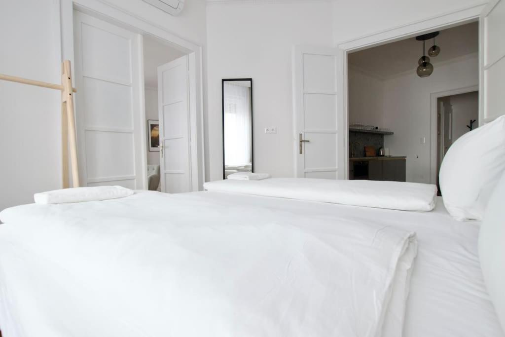 Premium Apartment By Hi - Central 2 Bedroom - Best View بودابست المظهر الخارجي الصورة