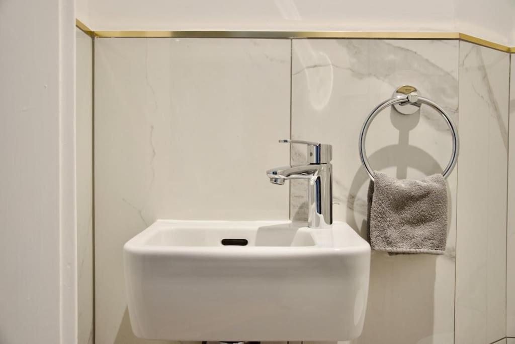 Premium Apartment By Hi - Central 2 Bedroom - Best View بودابست المظهر الخارجي الصورة
